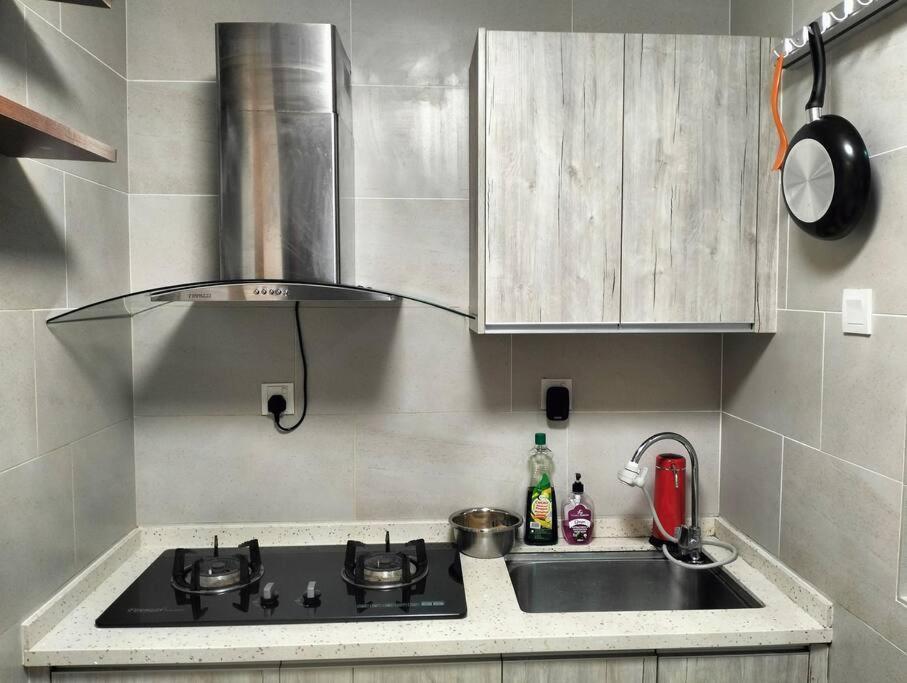 Mh Homestay 3r2b Very Near To Klcc, Free Wi-fi, Netflix & Parking Pangsapuri *