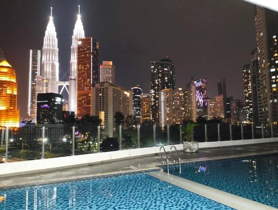 Pangsapuri Mh Homestay 3r2b Very Near To Klcc, Free Wi-fi, Netflix & Parking